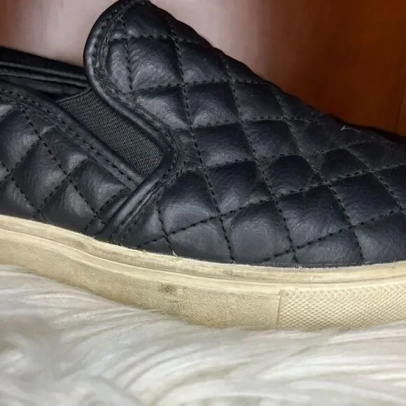 Steve Madden Leather Quilted Sneakers - Ecentrcq Slip Ons Shoes​​​ - Picture 8 of 13
